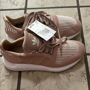 Adidas Women's Swift Run Sneakers Sneakers